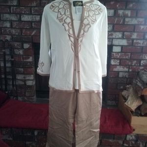 NWOT Bundle Bob Mackie Sweater Set with Capris